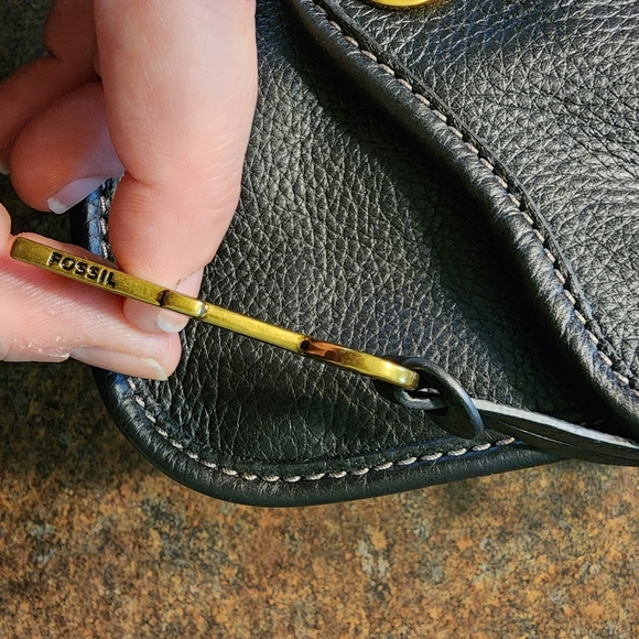 Fossil Brand Small Heritage Flap Crossbody Black - Picture 7 of 11